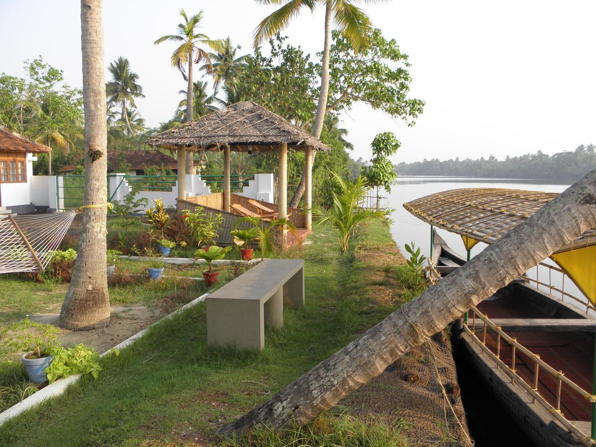Breeze Backwater Homes Kochi Eksteriør billede